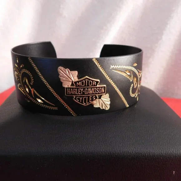 Ladies Harley Davidson Cuff Bracelet - Picture 6 of 6